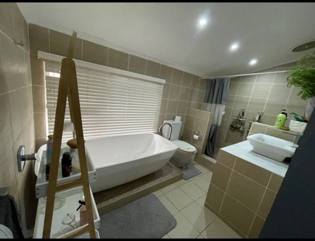 3 BEDROOM APARTMENT FOR SALE IN SUNNINGDALE